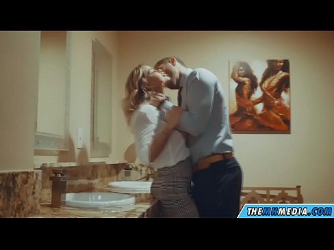 ❤️ Kapag ang isang busty blonde seduces sa isang pampublikong banyo ❤ Fucking video sa tl.risegame.top